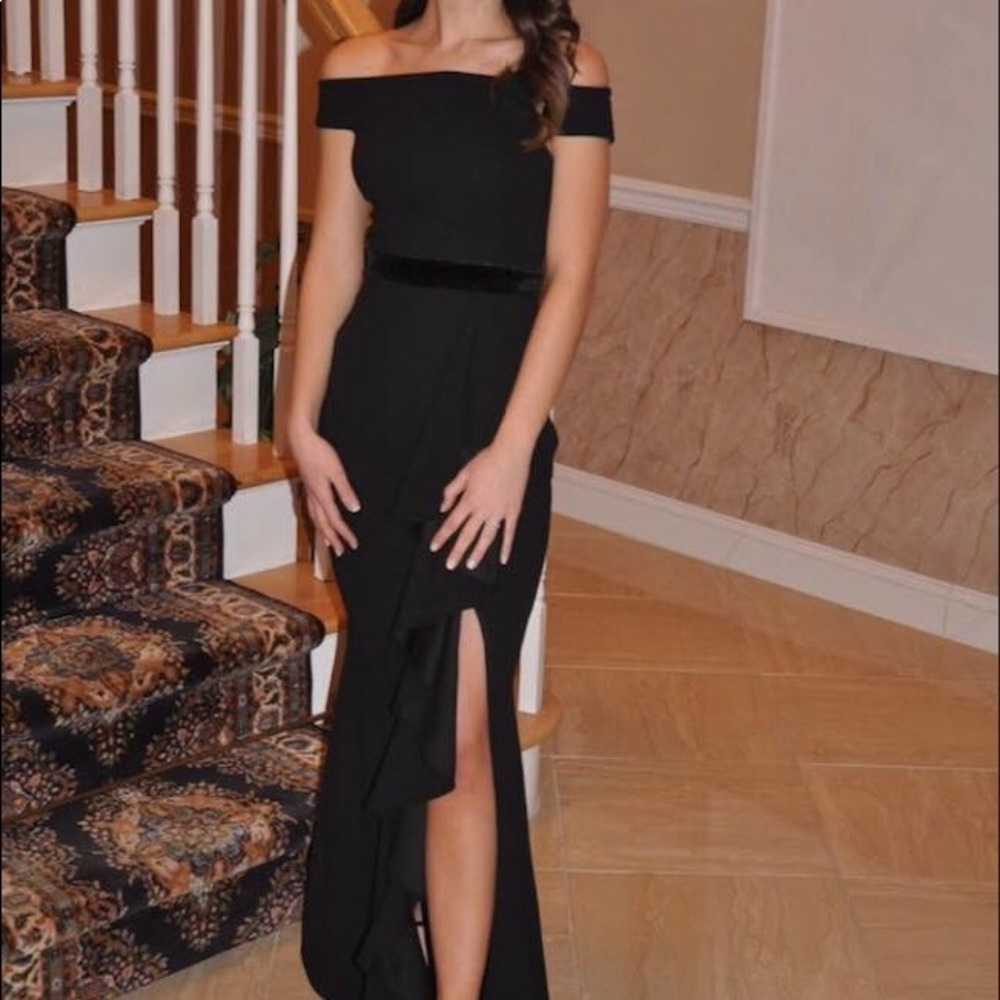Lulu’s off the shoulder gown